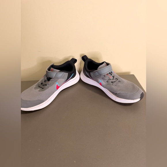 Youth Nike Star Runner 3 Athletic Shoes - Picture 3 of 7